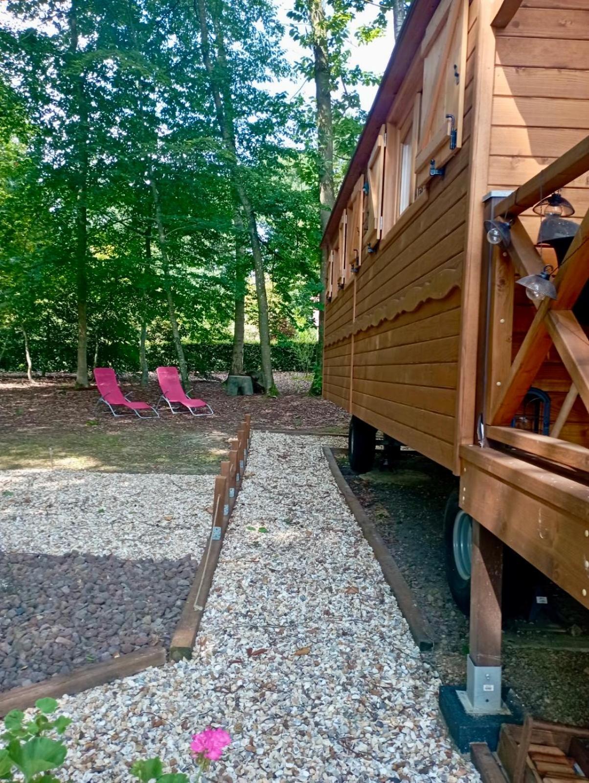 Roulotte Les Deux Geais Villa Sainte-Opportune-du-Bosc Kültér fotó